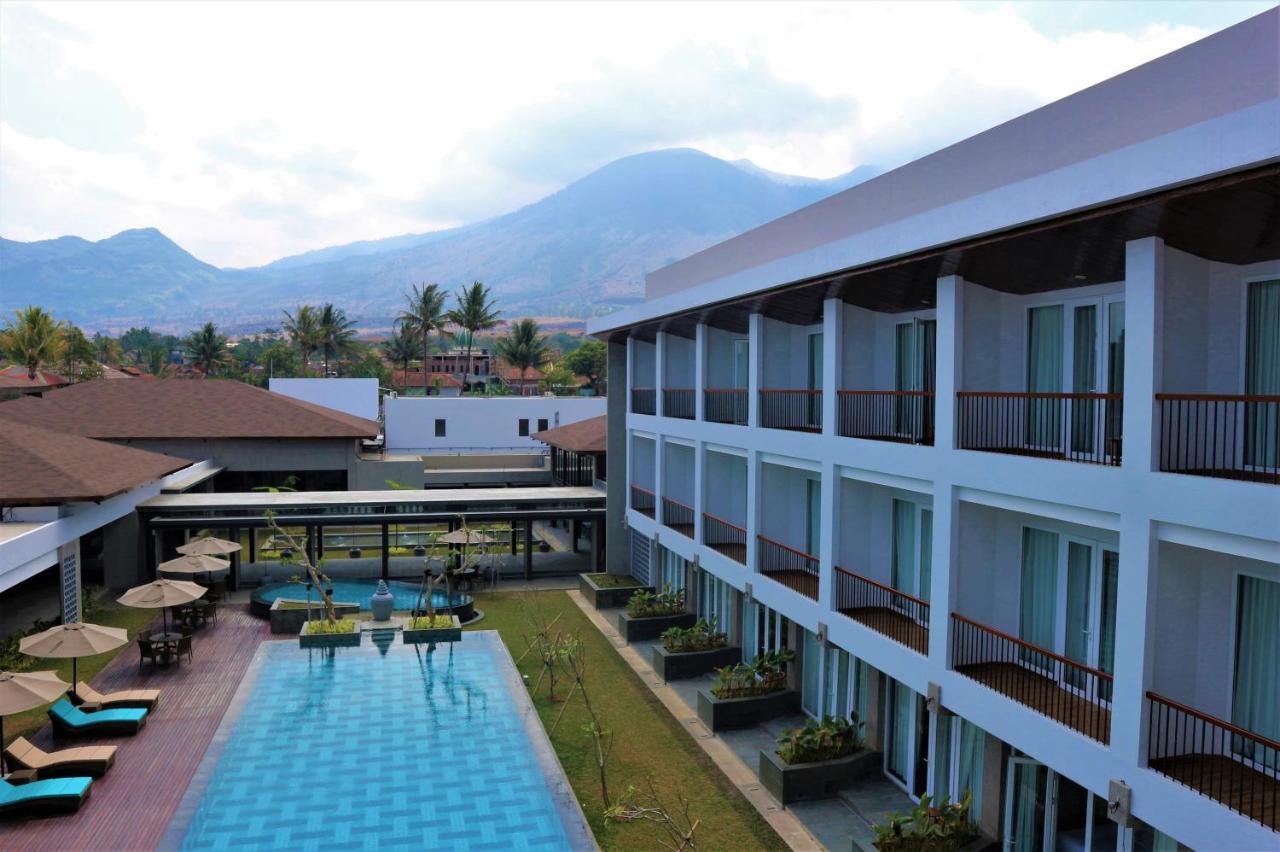 Hotel Santika Garut Exterior photo